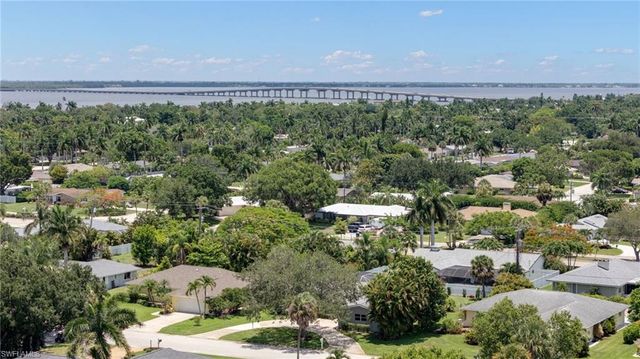 1347 Oaklawn CT, Fort Myers, FL 33919