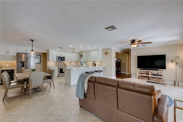 1347 Oaklawn CT, Fort Myers, FL 33919