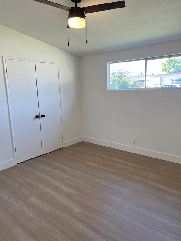 Image 10 of property listing at 41454 Road 127, Orosi, CA 93647