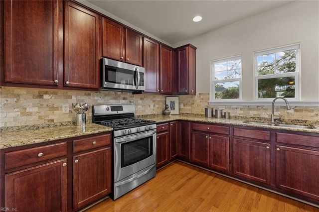 9518 3rd Bay St Unit 112, Norfolk, VA 23518