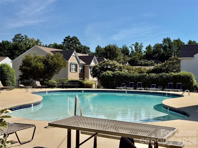 4058 Glenlea Commons Drive, Charlotte, NC 28216
