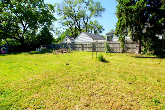 1719 Huizenga Street, Muskegon City, MI 49442