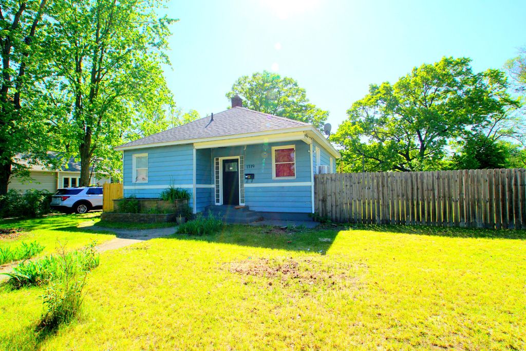1719 Huizenga Street, Muskegon City, MI 49442