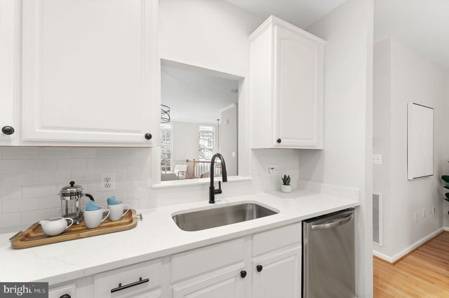 11625 FAIRFAX COMMONS DR, Fairfax, VA 22030