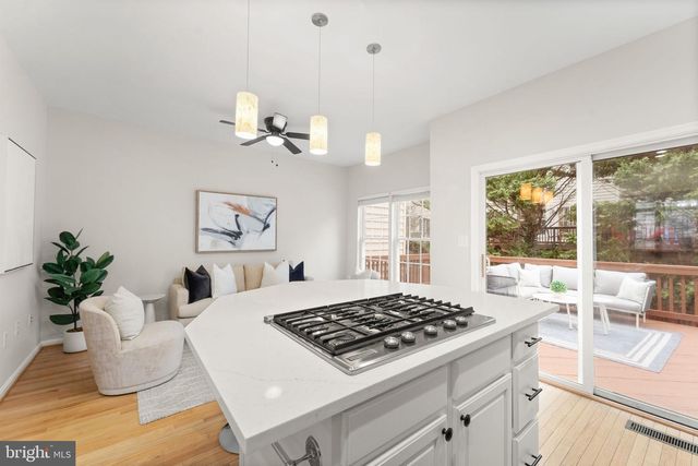 11625 FAIRFAX COMMONS DR, Fairfax, VA 22030