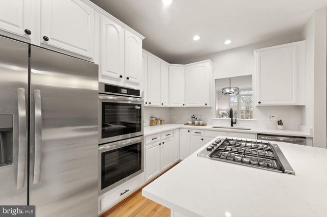 11625 FAIRFAX COMMONS DR, Fairfax, VA 22030