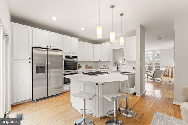 11625 FAIRFAX COMMONS DR, Fairfax, VA 22030