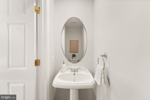 11625 FAIRFAX COMMONS DR, Fairfax, VA 22030