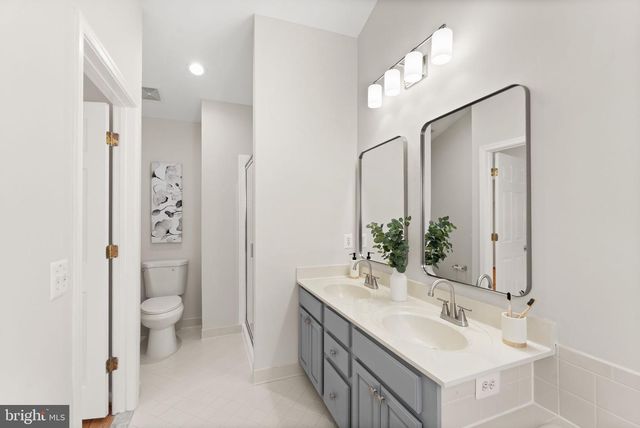 11625 FAIRFAX COMMONS DR, Fairfax, VA 22030