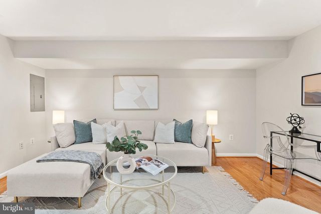 11625 FAIRFAX COMMONS DR, Fairfax, VA 22030