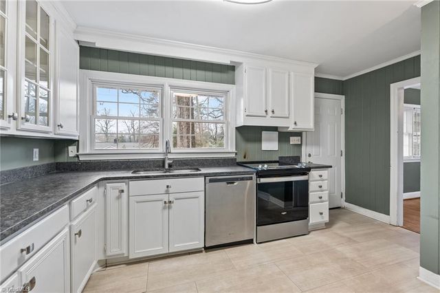 2209 Villa Drive, Greensboro, NC 27403