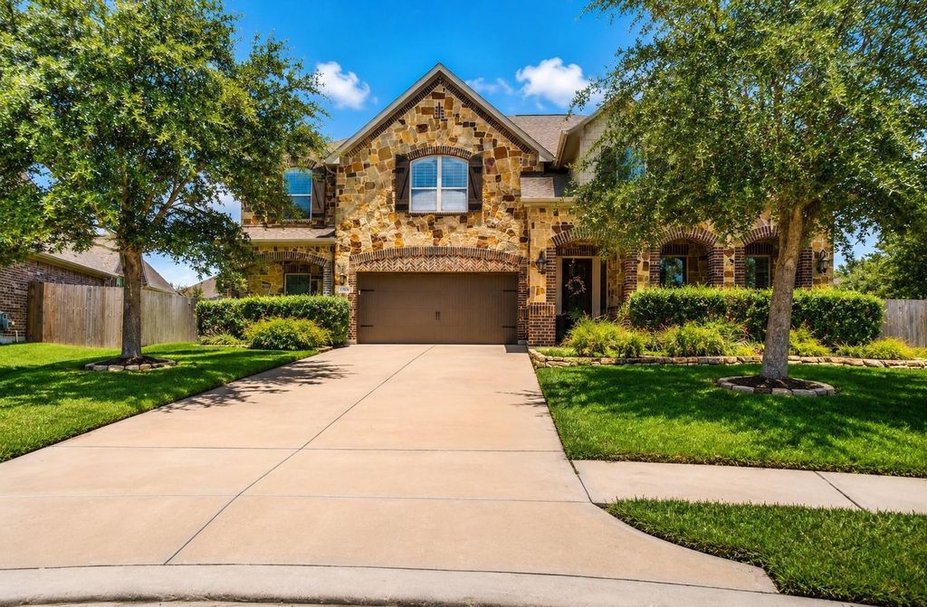 1504 Tallow Chase Court, Friendswood, TX 77546