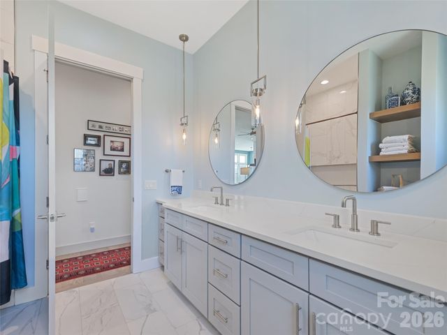 717 Daniel Circle Drive, Mills River, NC 28759