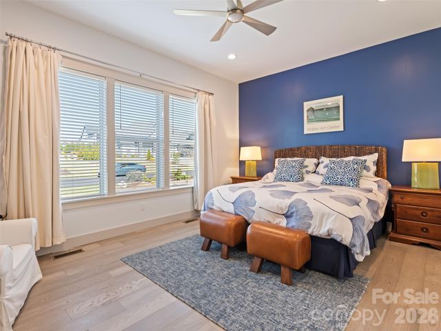 717 Daniel Circle Drive, Mills River, NC 28759