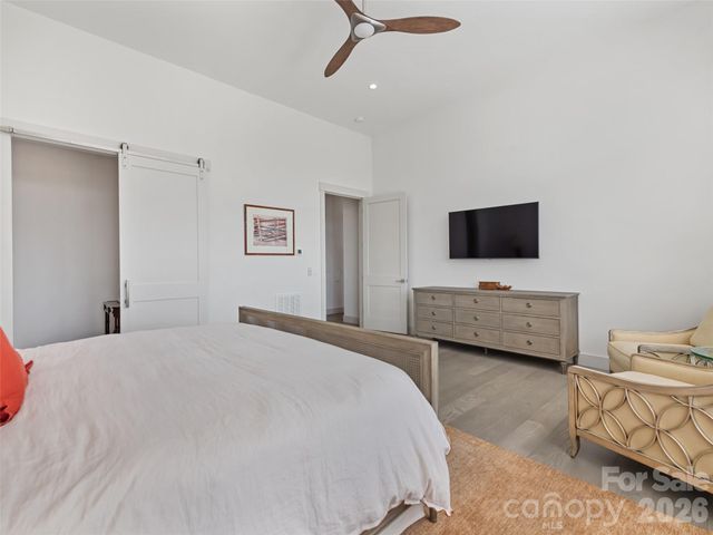 717 Daniel Circle Drive, Mills River, NC 28759