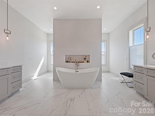 717 Daniel Circle Drive, Mills River, NC 28759