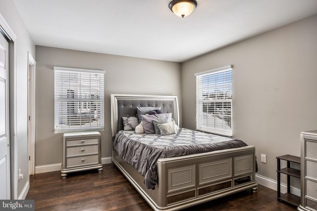 33 NEW POND LN, Willingboro, NJ 08046