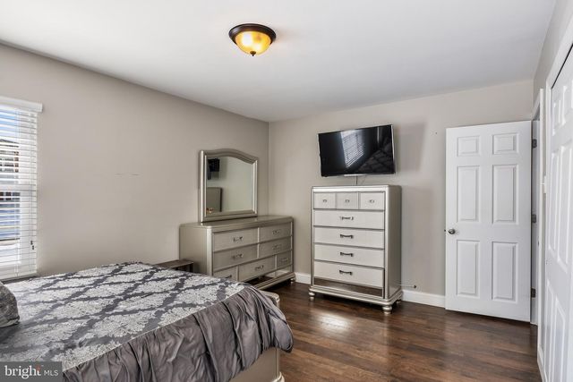 33 NEW POND LN, Willingboro, NJ 08046