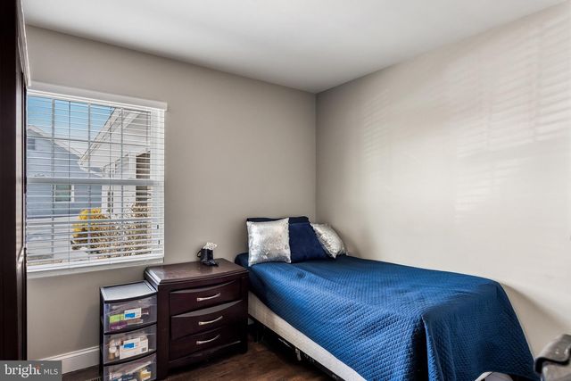 33 NEW POND LN, Willingboro, NJ 08046