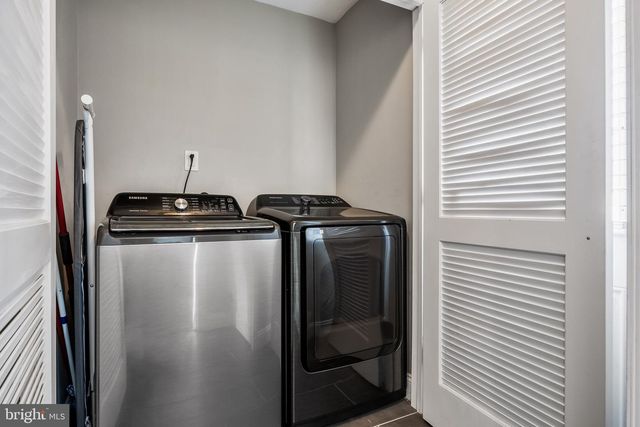 33 NEW POND LN, Willingboro, NJ 08046