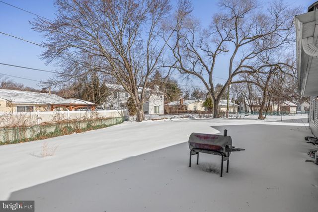 33 NEW POND LN, Willingboro, NJ 08046