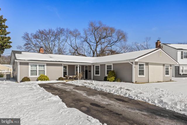 33 NEW POND LN, Willingboro, NJ 08046