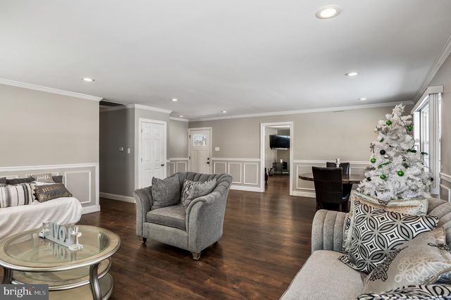 33 NEW POND LN, Willingboro, NJ 08046