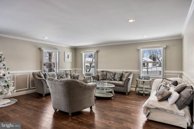 33 NEW POND LN, Willingboro, NJ 08046