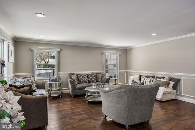 33 NEW POND LN, Willingboro, NJ 08046