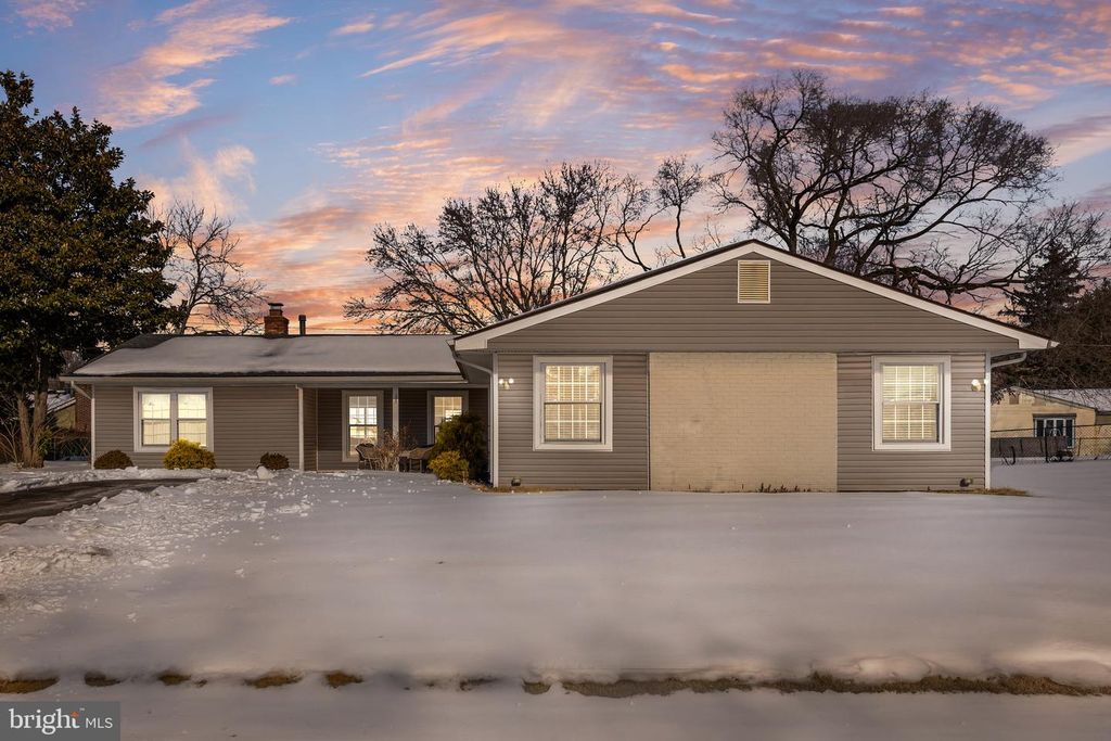 33 NEW POND LN, Willingboro, NJ 08046