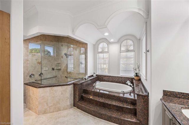 7084 Peach Blossom CT, Naples, FL 34113