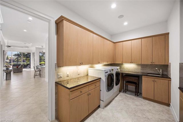 7084 Peach Blossom CT, Naples, FL 34113