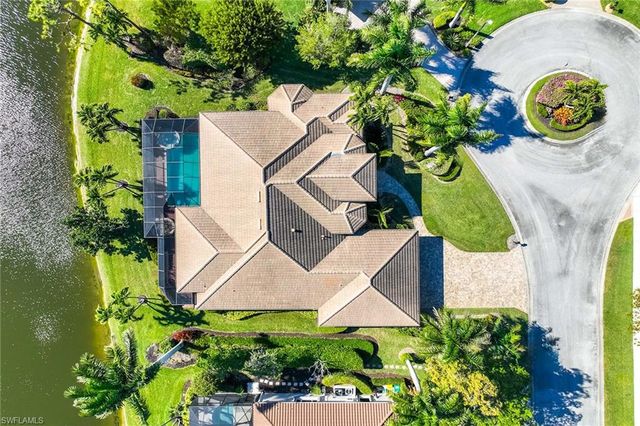 7084 Peach Blossom CT, Naples, FL 34113