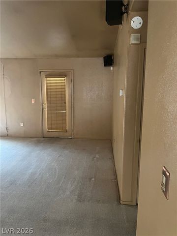 6740 Diamond Care Drive, Las Vegas, NV 89122