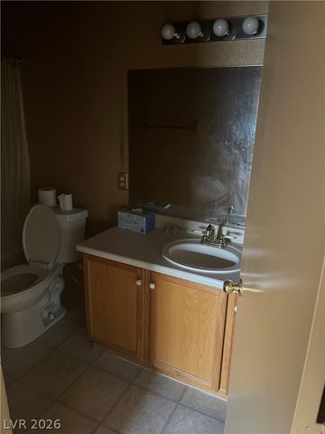 6740 Diamond Care Drive, Las Vegas, NV 89122