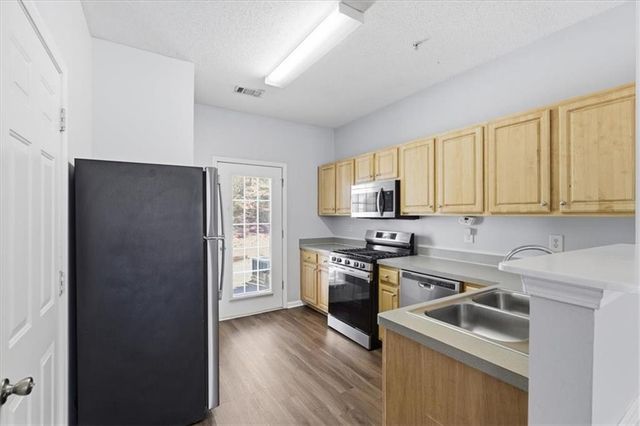 200 Riverstone Commons Circle, Canton, GA 30114