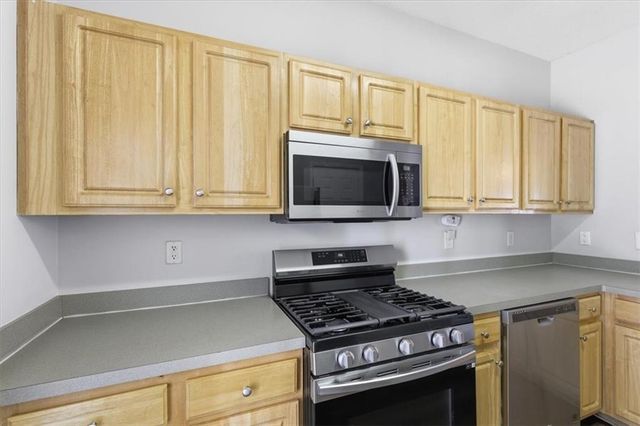 200 Riverstone Commons Circle, Canton, GA 30114