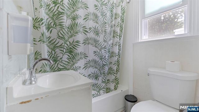 62 Welland Avenue, Irvington, NJ 07111