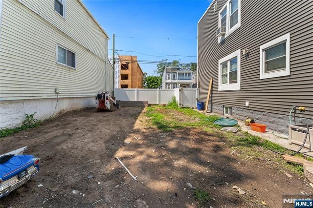 62 Welland Avenue, Irvington, NJ 07111