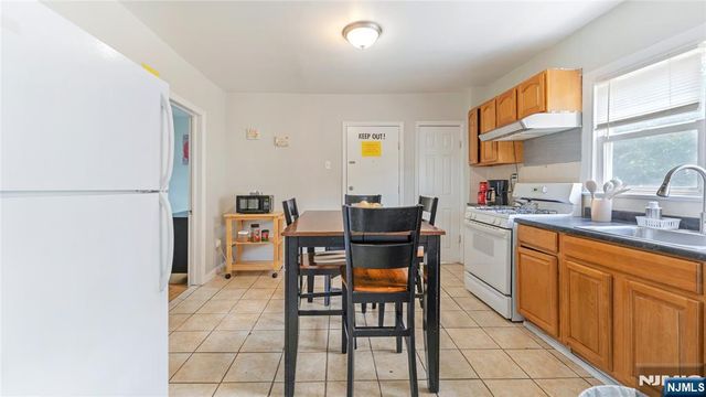 62 Welland Avenue, Irvington, NJ 07111