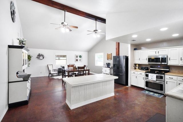 197 County Road 3553, Paradise, TX 76073