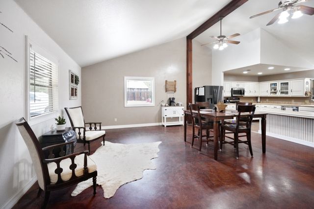 197 County Road 3553, Paradise, TX 76073
