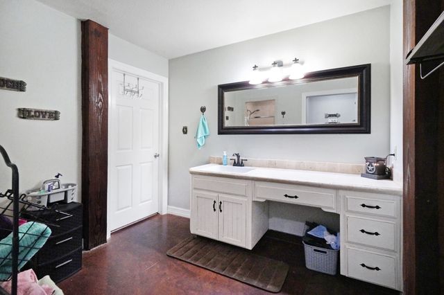 197 County Road 3553, Paradise, TX 76073