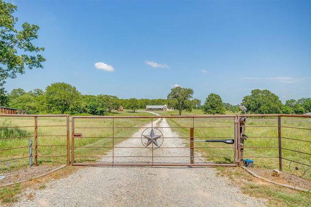 197 County Road 3553, Paradise, TX 76073