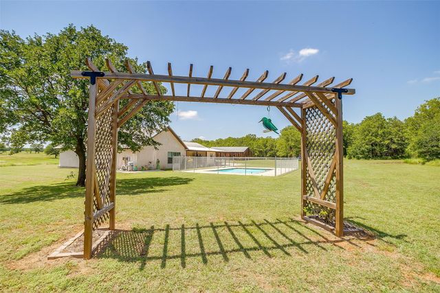 197 County Road 3553, Paradise, TX 76073