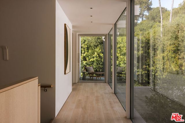15520 Hamner Drive, Los Angeles, CA 90077