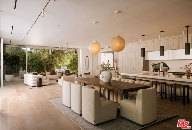 15520 Hamner Drive, Los Angeles, CA 90077