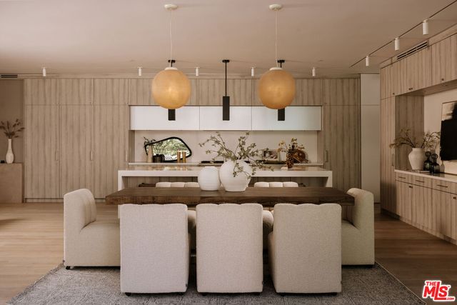 15520 Hamner Drive, Los Angeles, CA 90077