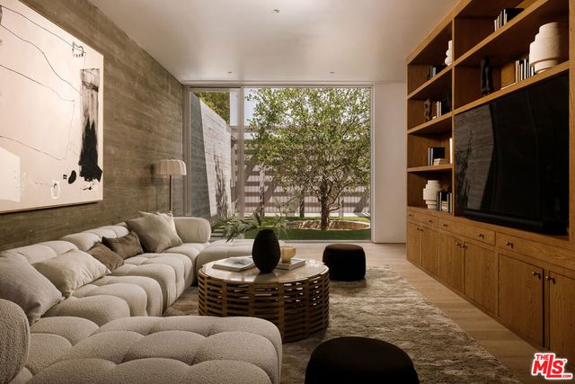 15520 Hamner Drive, Los Angeles, CA 90077