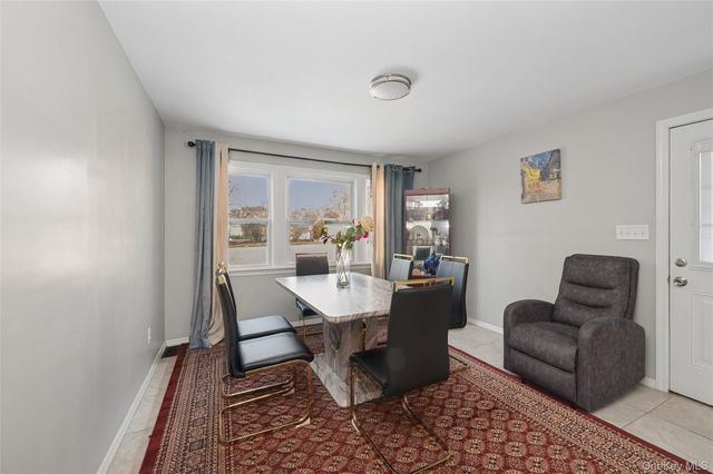 31 21st Avenue, Bay Shore, NY 11706